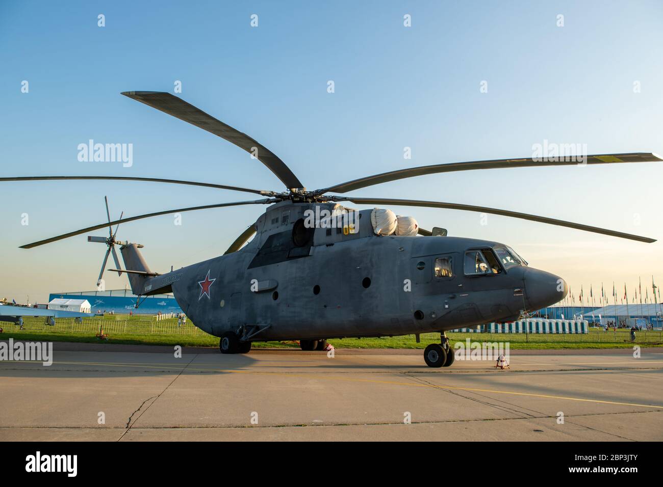 30 Agosto 2019. Zhukovsky, Russia. Elicottero russo per trasporti pesanti multiuso Mil Mi-26 presso l'International Aviation and Space Salon MAKS 2019 Foto Stock