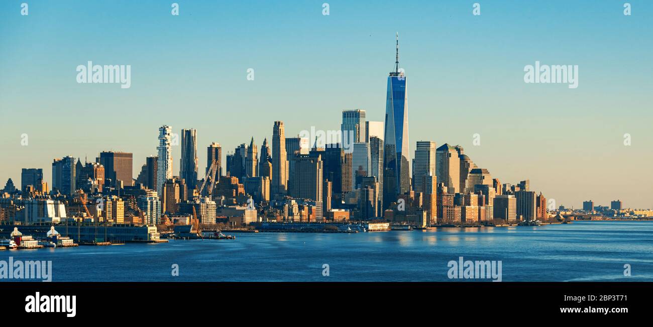 Skyline del centro di New York City con architettura Foto Stock
