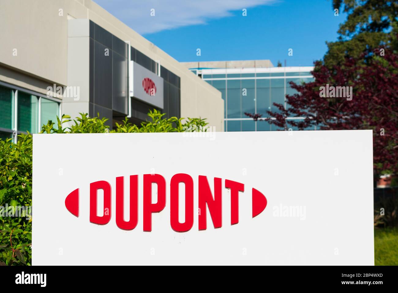 Logo DuPont al Silicon Valley Technology and Innovation Center. DuPont de Nemours, Inc è una società americana che opera nel settore chimico - su Foto Stock