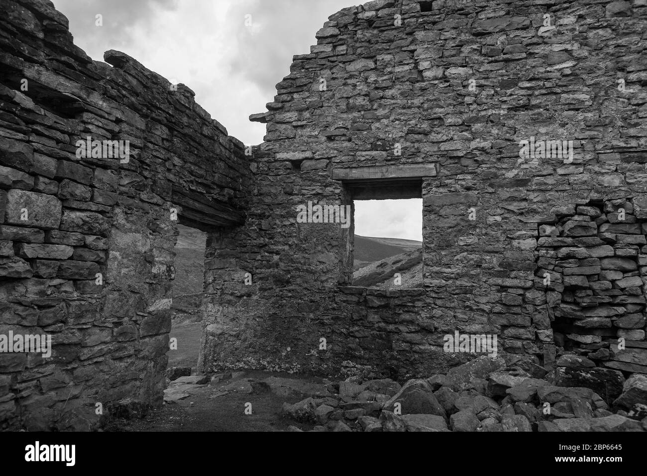 Le rovine senza tetto di Surrender Lead Smelled Mill, Mill Gill, North Yorkshire, Inghilterra, Regno Unito: Un monumento in programma e edificio classificato di grado II Foto Stock
