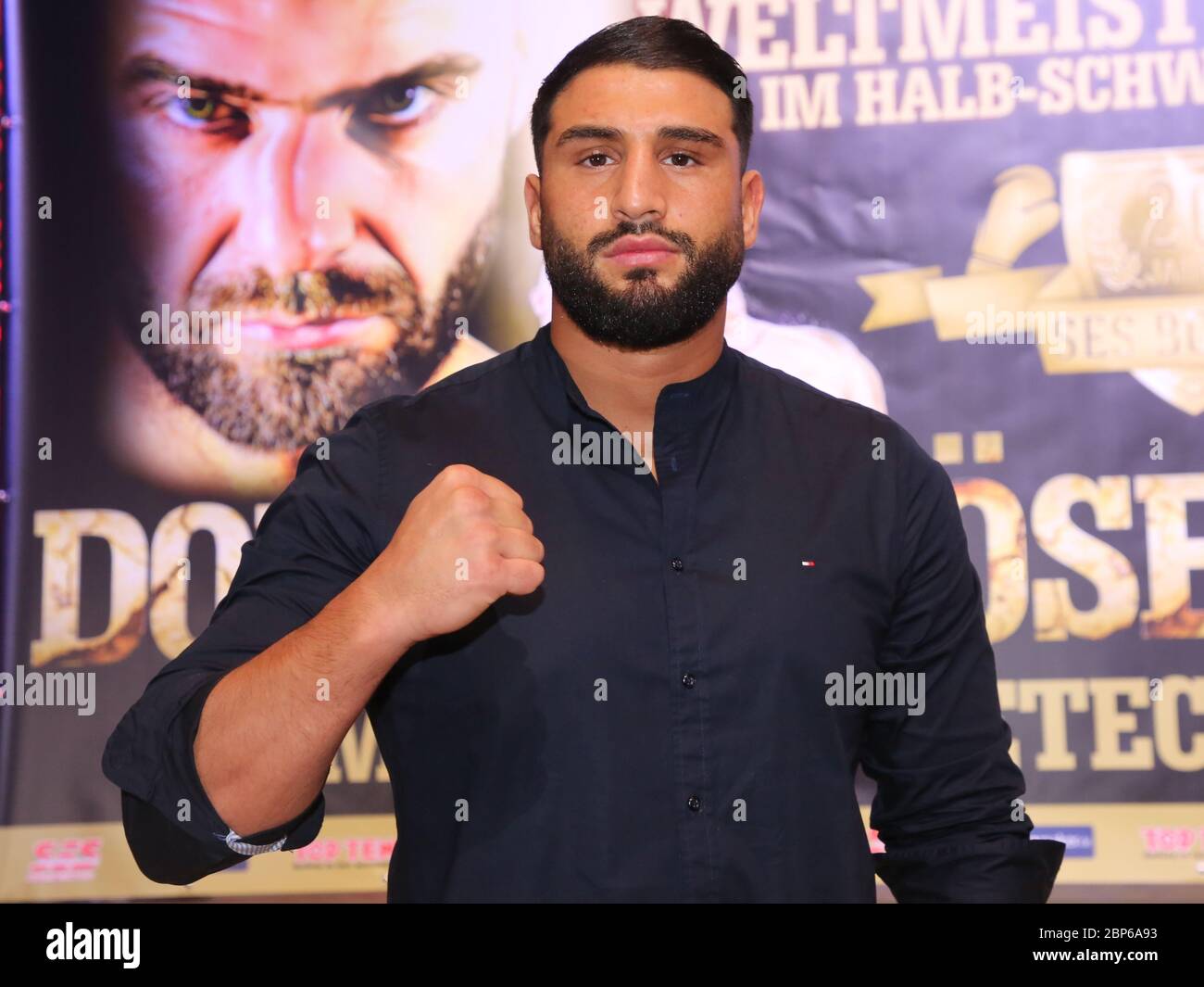 Pugile tedesco Agit Kabayel (SES Boxing) conferenza stampa di gala di boxe 28.3.2020 Magdeburgo Foto Stock