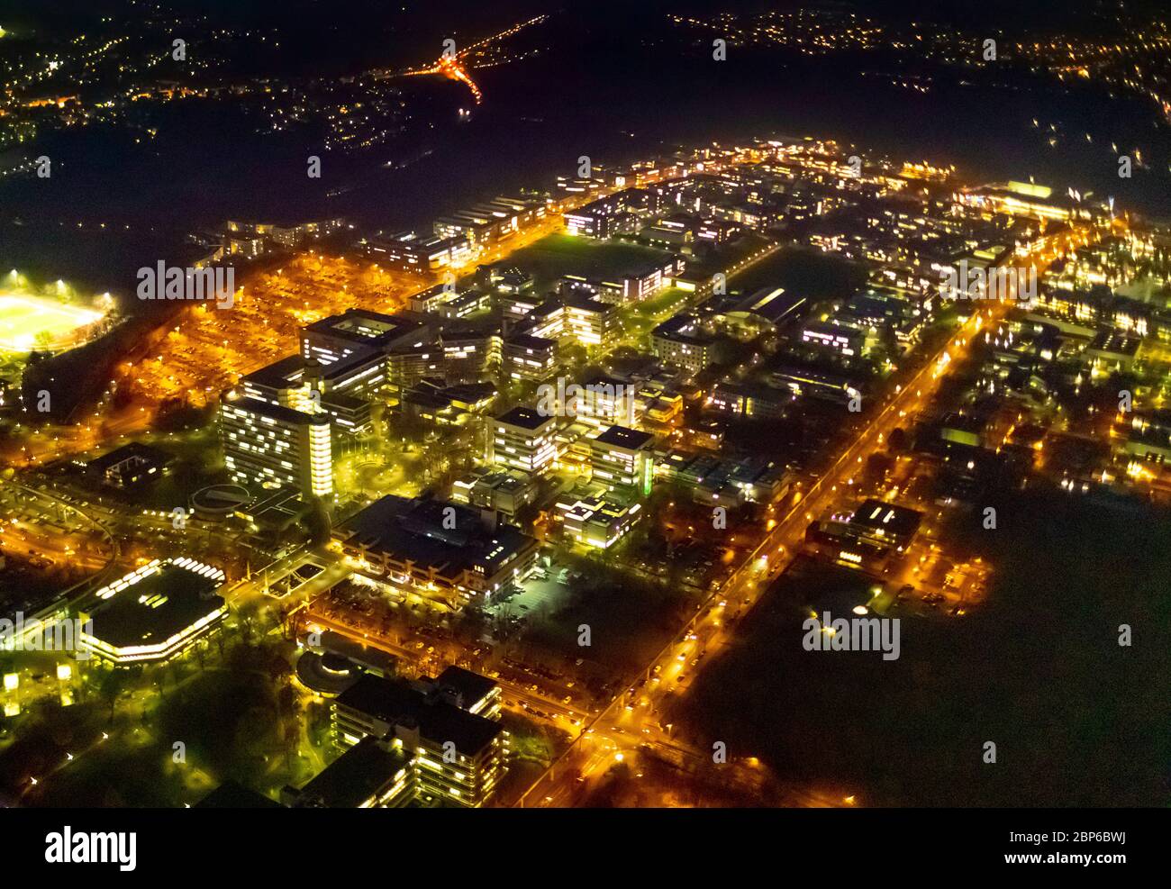 Vista aerea di notte dell'Università di Dortmund TH Dortmund, foto notturna, Dortmund Technology Center, Dortmund, zona della Ruhr, Renania Settentrionale-Vestfalia, Germania Foto Stock