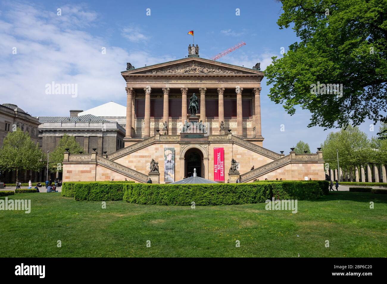 Berlino - Maggio 01, 2019: la facciata della Alte Nationalgalerie (vecchia galleria nazionale). Foto Stock