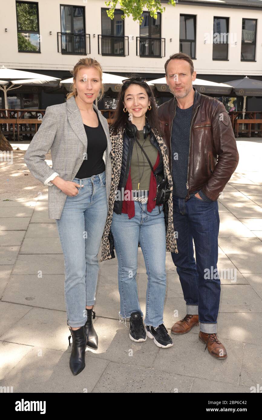 Franziska Weisz e Wotan Wilke Moehring con il regista mia Spengler, foto opportunità di criminalità scena-il tempo d'oro sulla Kiez, Amburgo, 14.05.2019 Foto Stock