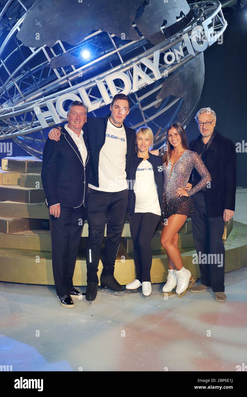 Robin Cousins (direttore creativo), Bruno Massot, Stefano Canulli, Holiday on Ice PK zur Saison 2019 2020 in der Volksbank-Arena, Amburgo, 21.05.2019 Foto Stock