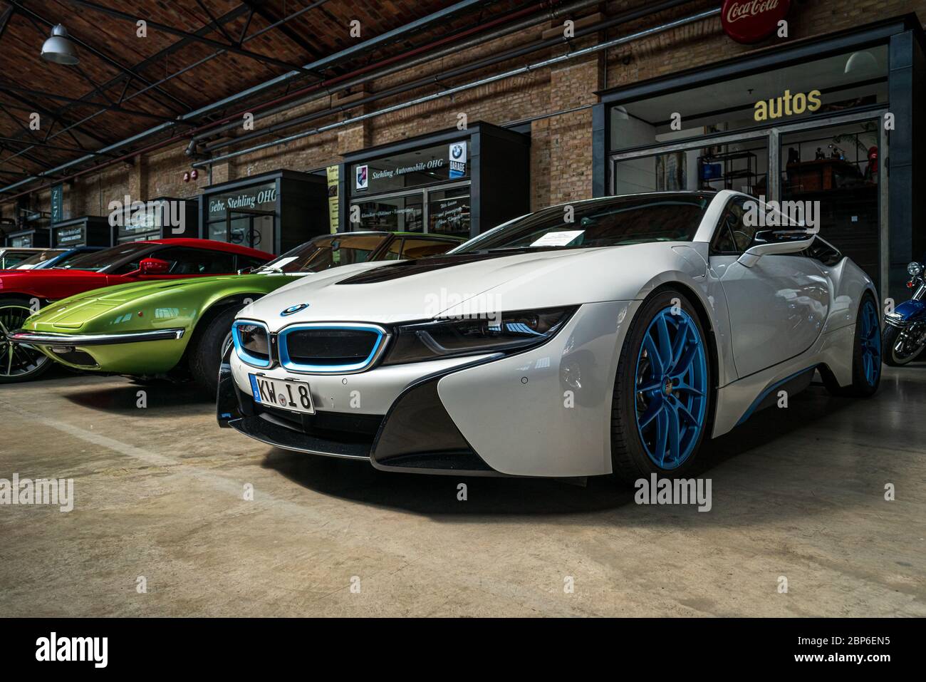 Berlino - 11 Maggio 2019: Ibrido Plug-in auto sportive Bmw i8. 32Th Berlin-Brandenburg Oldtimer giorno. Foto Stock