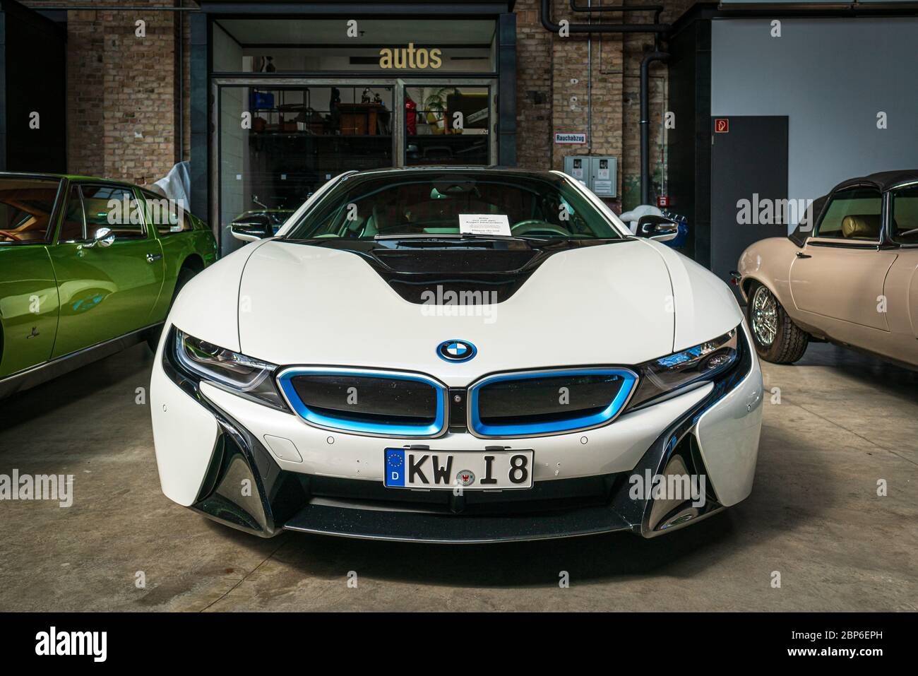 Berlino - 11 Maggio 2019: Ibrido Plug-in auto sportive Bmw i8. 32Th Berlin-Brandenburg Oldtimer giorno. Foto Stock