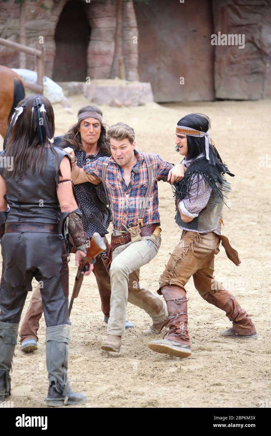 Raul Richter (Martin Baumann), direttore stampa della nuova stagione del Kayl May Festival sotto avvoltoi - il Figlio del Baehrenjaeger, Bad Segeberg, 21.06.2019 Foto Stock