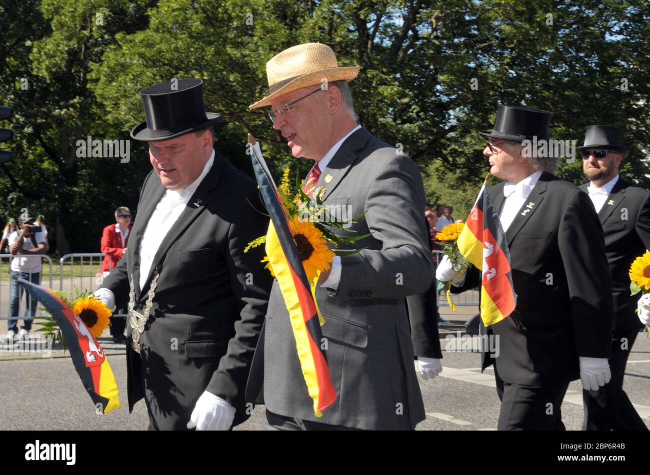 Il primo Ministro Stephan Weil alla sfilata dei mercanti ad Hannover Foto Stock