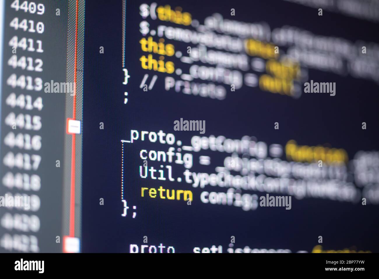 Codice JavaScript su monitor, concetto di programmazione Foto Stock