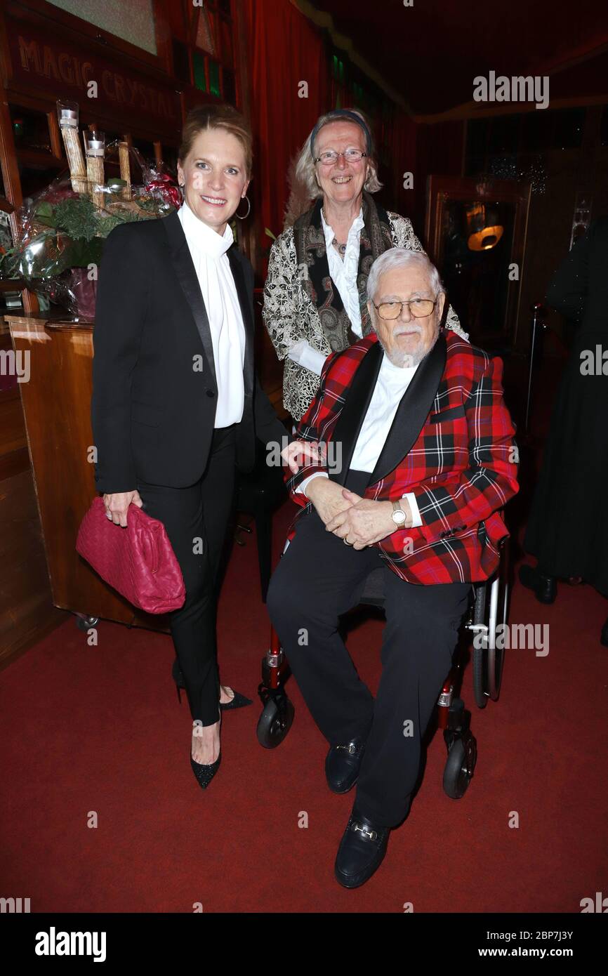 Cornelia Poletto, Bill Ramsey, Petra Ramsey, prima del Palazzo di Cornelia Poletto nello Spiegelpalast di fronte al Deichtorhallen, Amburgo, 15.11.2019 Foto Stock