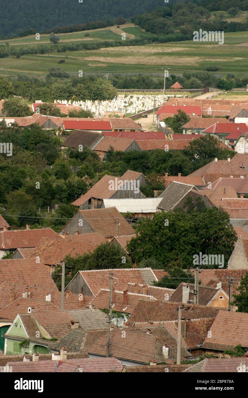 Vista sul villaggio di Gura Raului villaggio nella contea di Sibiu, Transilvania, Romania. Foto Stock
