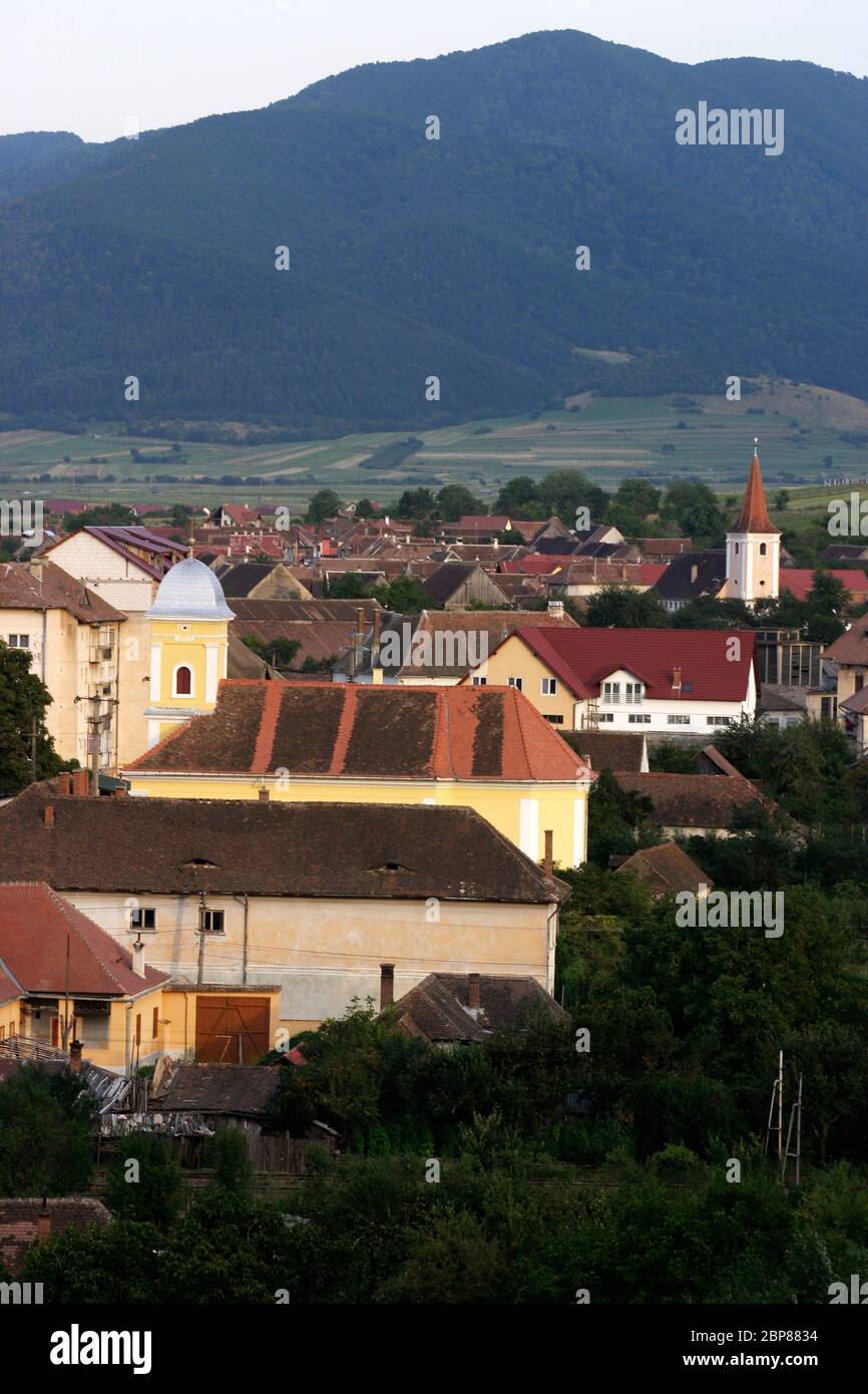 Contea di Sibiu, Transilvania, Romania. Vista sul vecchio villaggio di Orlat. Foto Stock