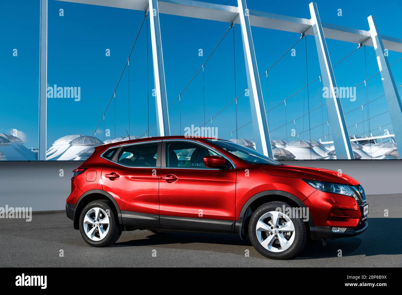 Kiev, Ucraina - Dicembre 2019: Nuovo Nissan Qashqai in città Foto Stock