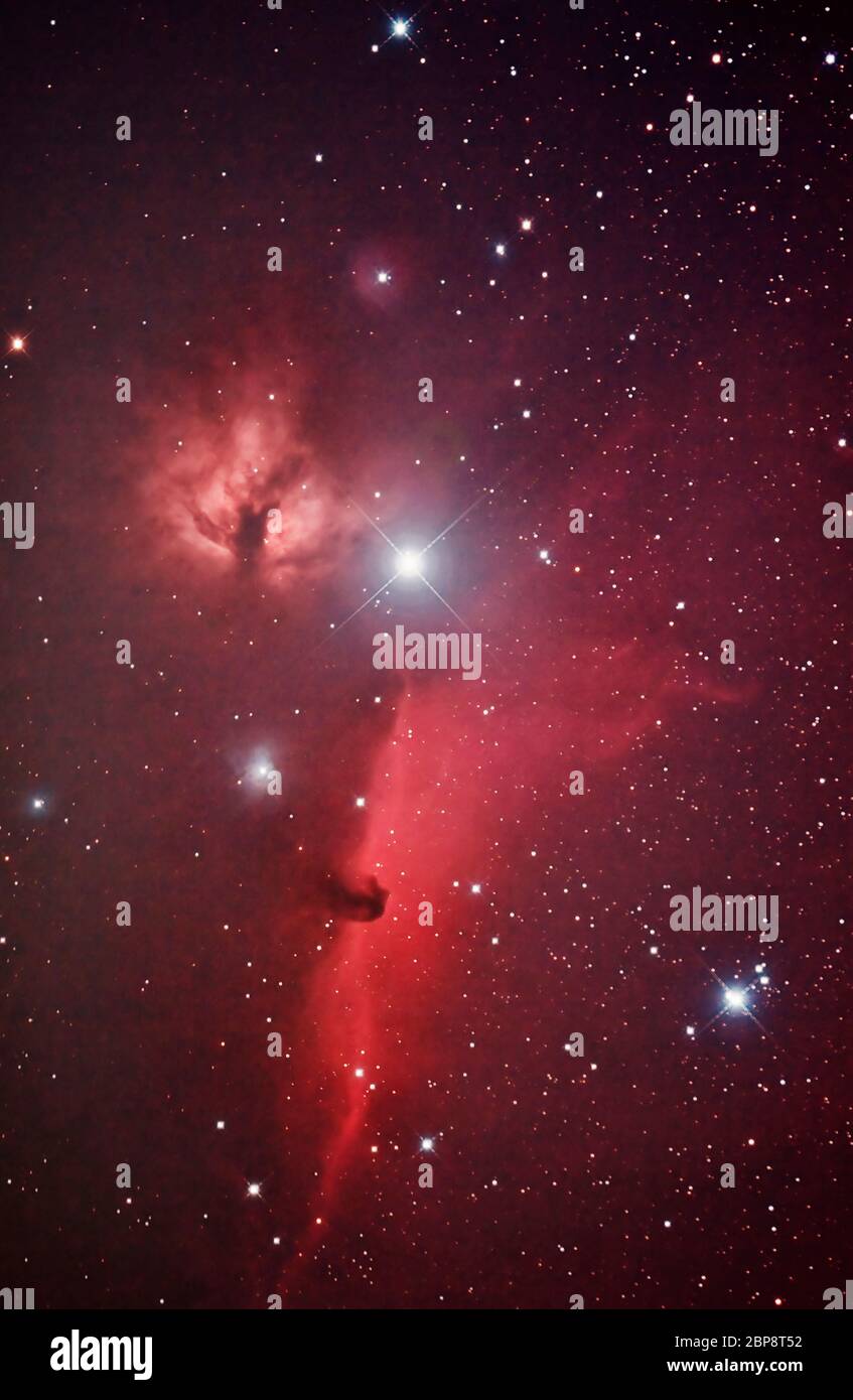 Horsehead nebulosa, Barnard 33 e Flame Nebula nella costellazione di Orion (NOTA: Vedere la restrizione d'uso solo per la Cina). Foto Stock