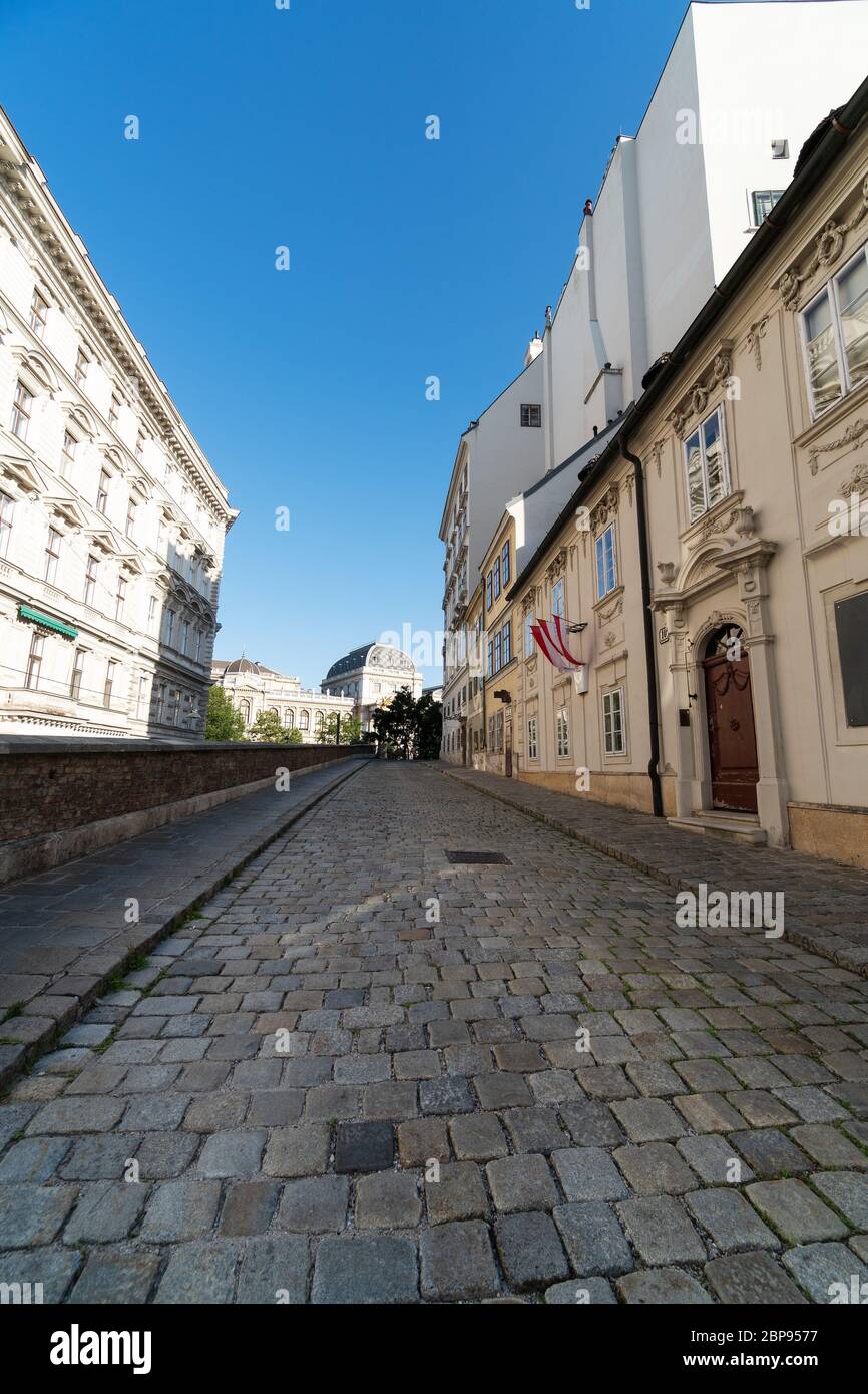 Dreimäderlhaus Vienna, Innere Stadt di Vienna con strada acciottolata Foto Stock