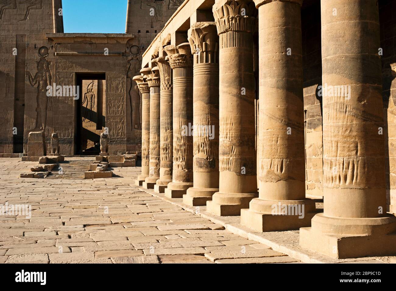 Tempio di Iside, costruito nel IV secolo a.C. . Isola di Philae. Assuan, Egitto.Africa. Foto Stock