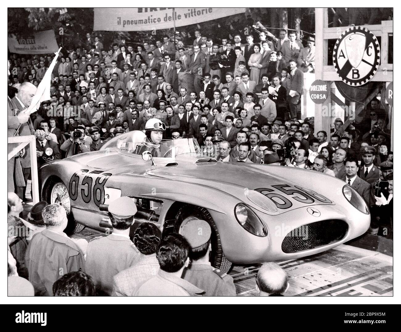 Mercedes benz 300 slr 1955 avec juan manuel fangio Banque de