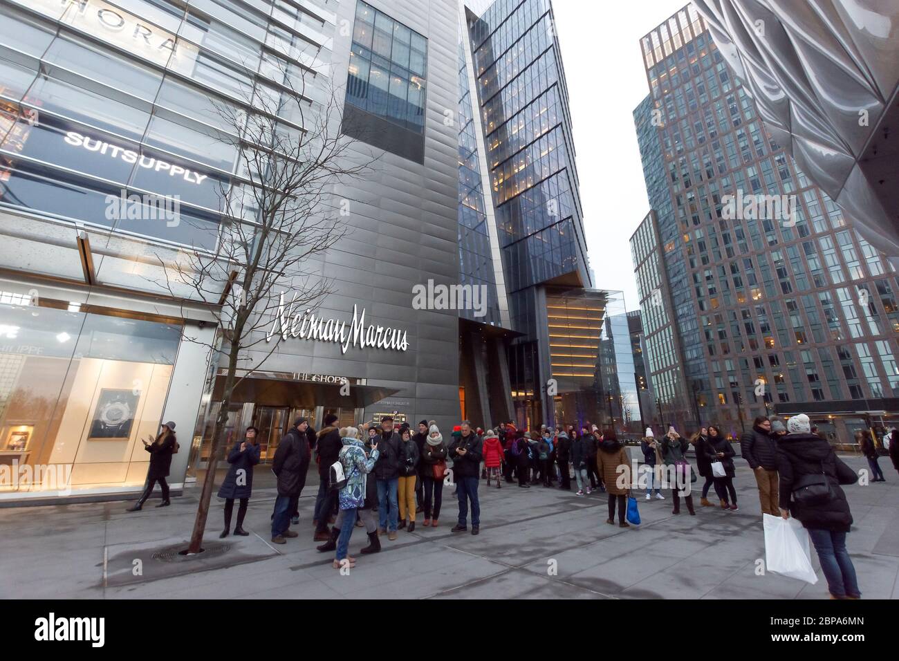 New York City, NY, Stati Uniti - 4 dicembre 2019. Centro dei negozi e ristoranti di Neiman Marcus a Hudson Yards a Manhattan, New York City, New York. Foto Stock
