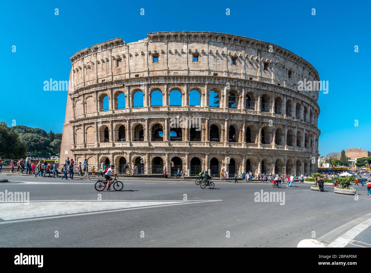 Sicht auf das Kolosseum in Rom vom Parc del Colle oppio Foto Stock