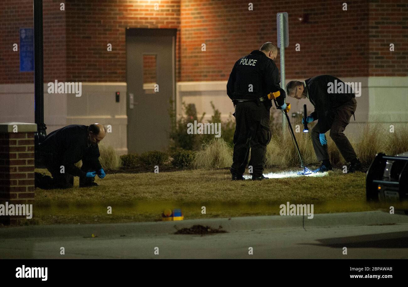 Ufficiali di polizia hanno sparato durante la protesta a Ferguon, Missouri USA Foto Stock