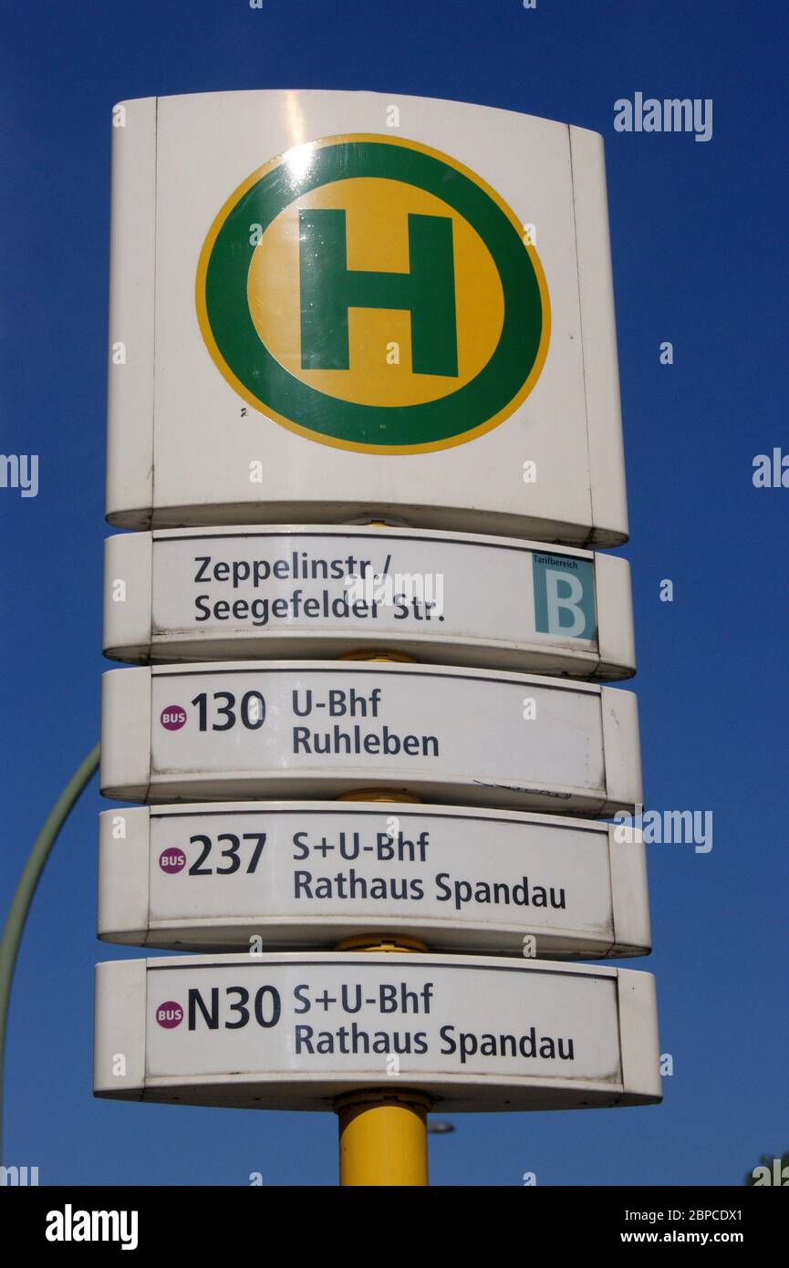 Haltestelle a Berlino. Foto Stock