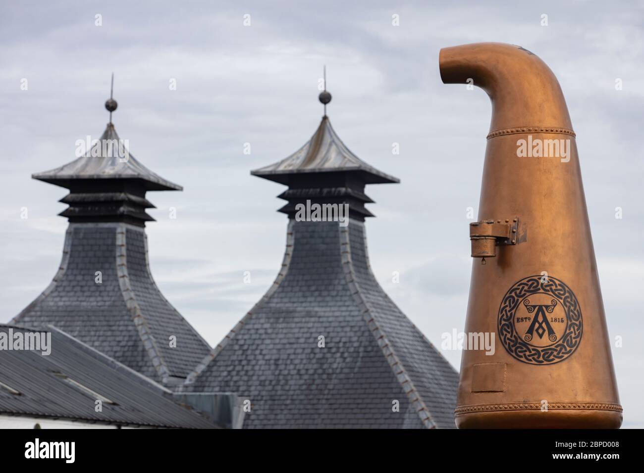 Pagode alla distilleria Ardbeg, Isola di Islay, Scozia. Foto Stock