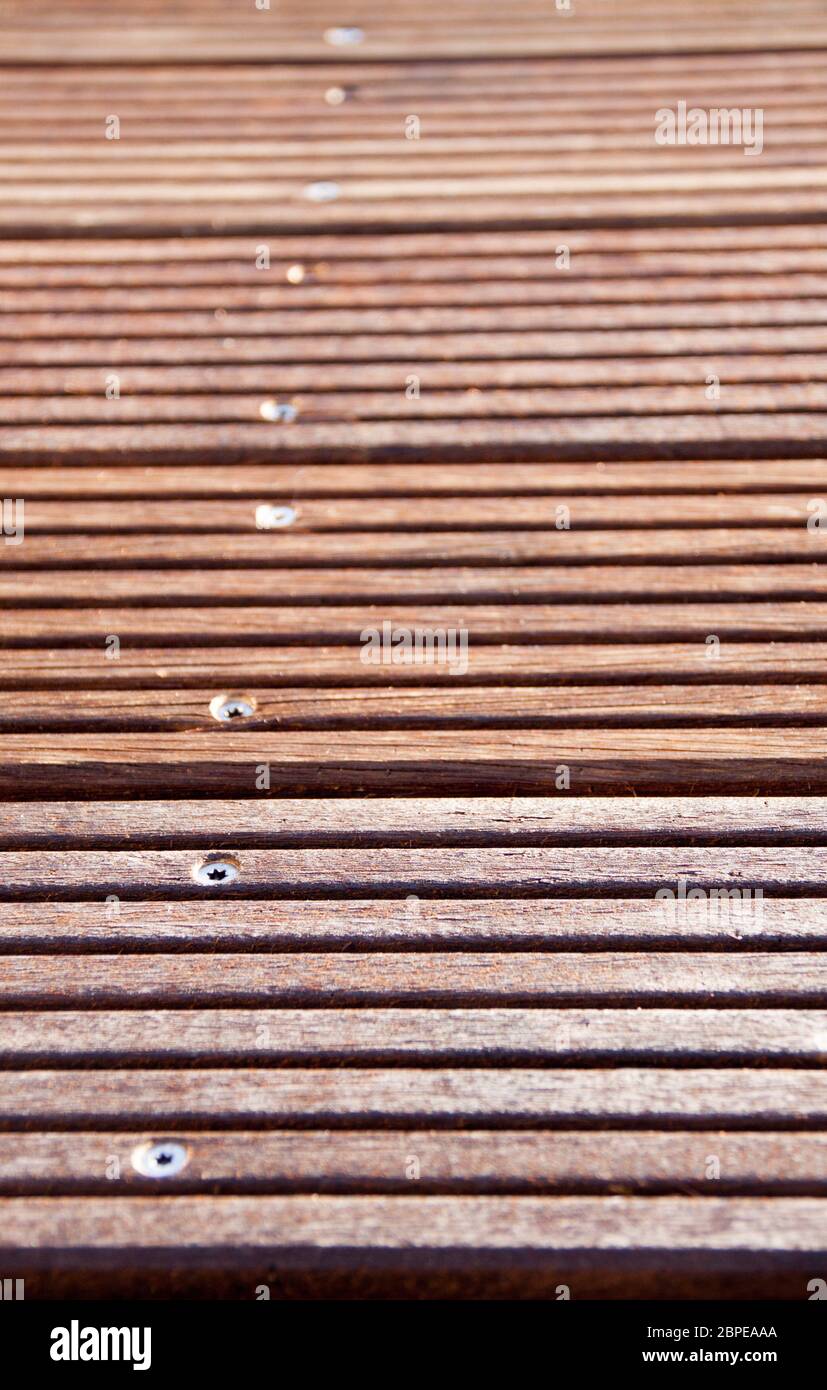 Robuste Terrassendielen - wetterfeste Holzdielen für die Terrasse Foto Stock