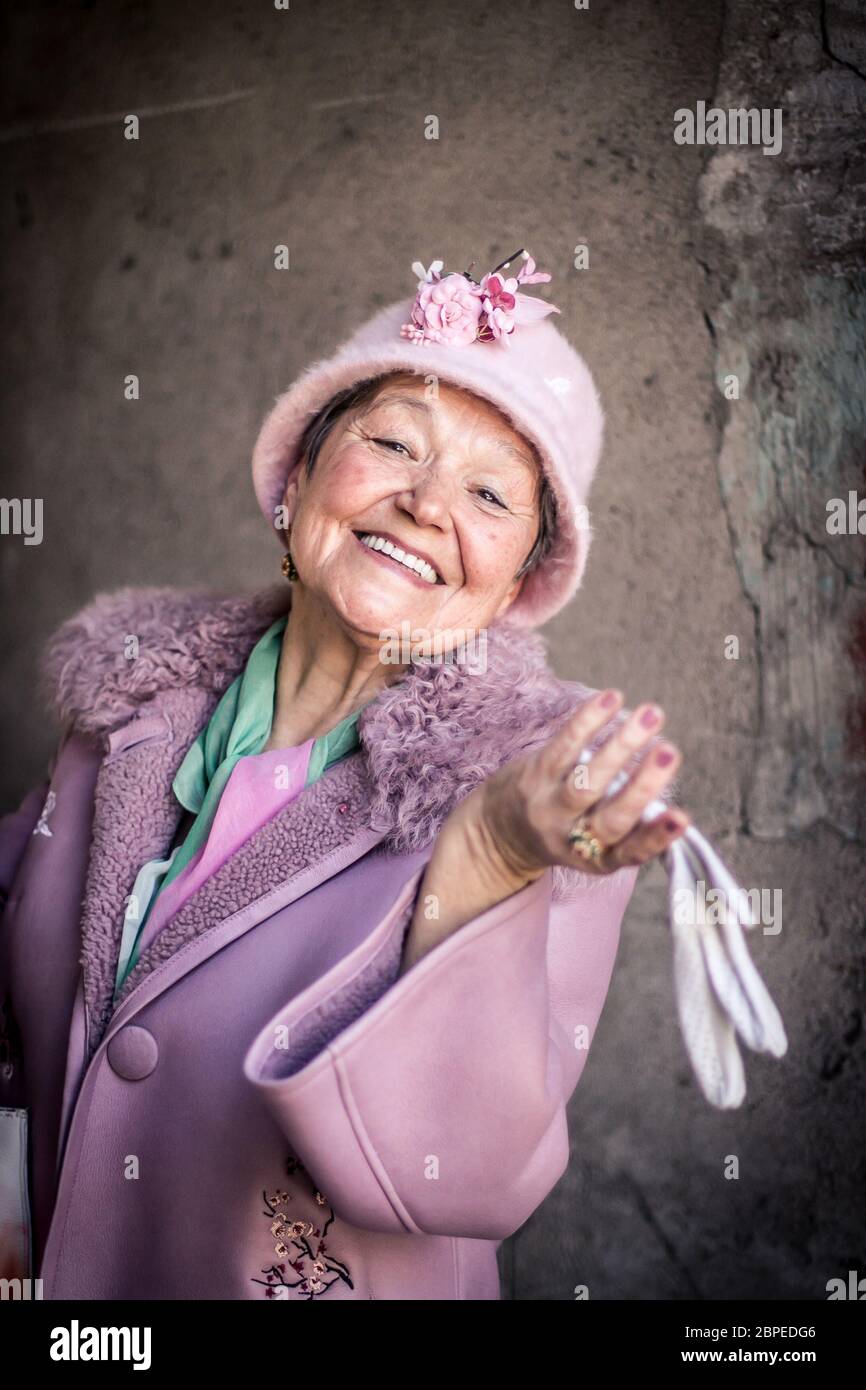 Donne anziane con un gusto di moda fantastico. Foto Stock