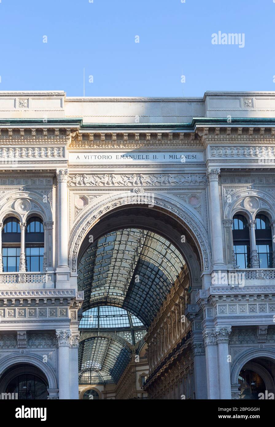 MILANO - 28 SETTEMBRE 2018: Galleria Vittorio Emanuele II, centro commerciale di lusso. Fu progettato e costruito dall'architetto Giuseppe Mengoni Foto Stock