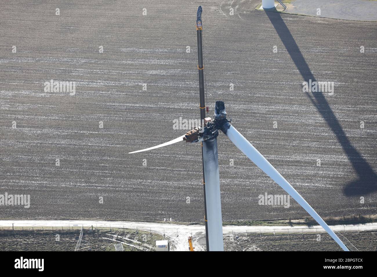 Vista aerea dei danni causati dalla turbina eolica vicino alla A689 Road Foto Stock