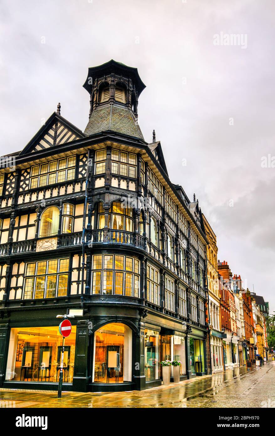 Tradizionale casa a graticcio a Manchester, Inghilterra Foto Stock