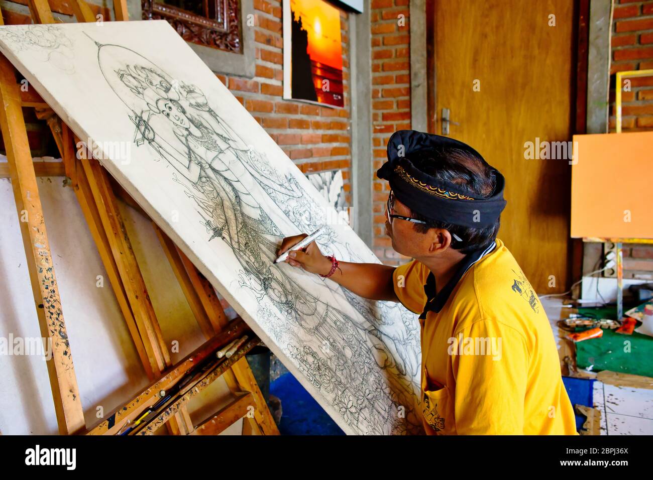 Disegno di artisti in laboratorio di pittura artistica a Ubu, Bali Island. Foto Stock