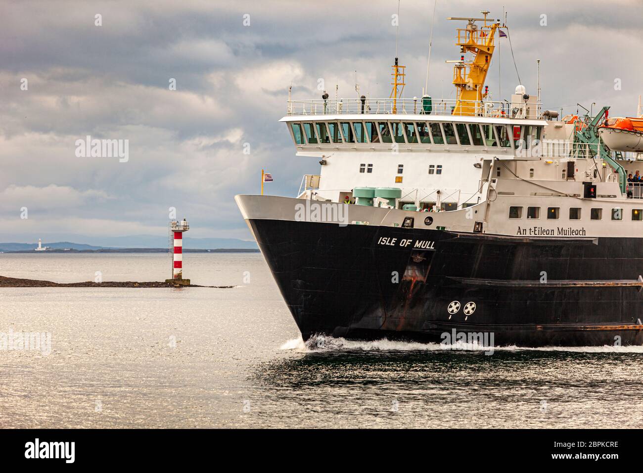 Traffico navale sul mare vicino Oban, Scozia Foto Stock