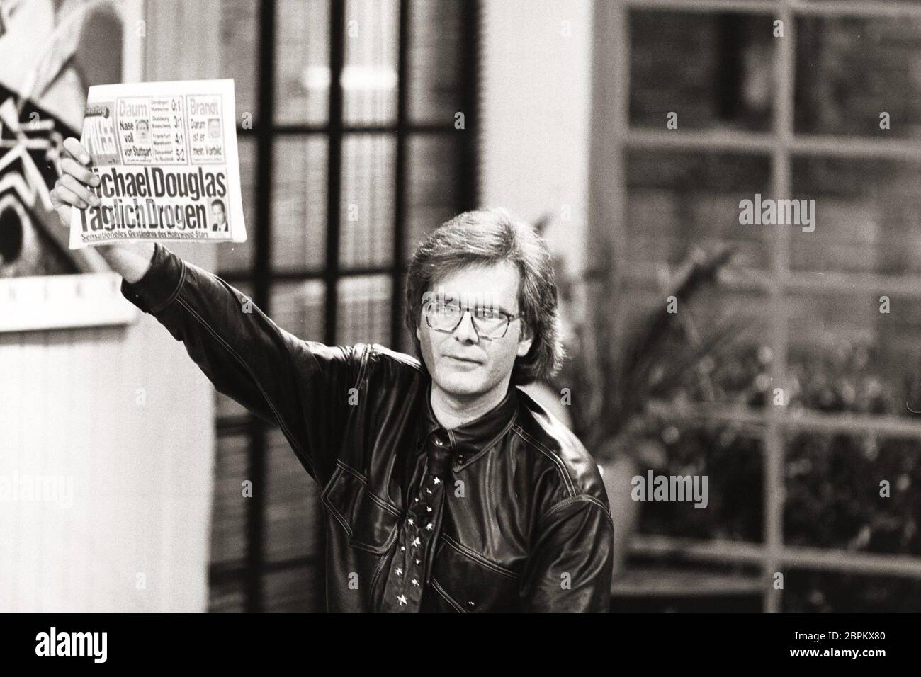 WDR TV-Show - Schmidteinander Folge 20 // 12.10.1992 - Auf dem Bild ist der Schauspieler Harald Schmidt in der WDR TV-Show Schmidteinander Folge 20 in den 90ern zu sehen. Foto Stock