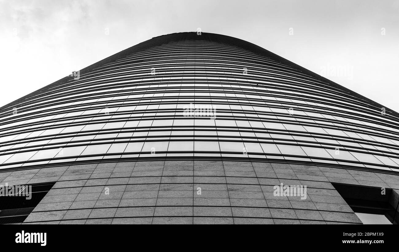 Milano, Italia-ottobre 09, 2016: il quartiere finanziario. Grattacieli moderni Gae Aulenti square. Unicredit Bank tower Foto Stock