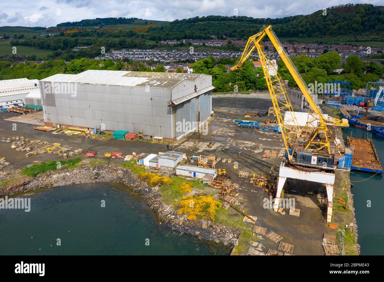 Vista aerea del cantiere Burntisland Fabrications Ltd (BiFab) a Burntisland a Fife, Scozia, Regno Unito Foto Stock