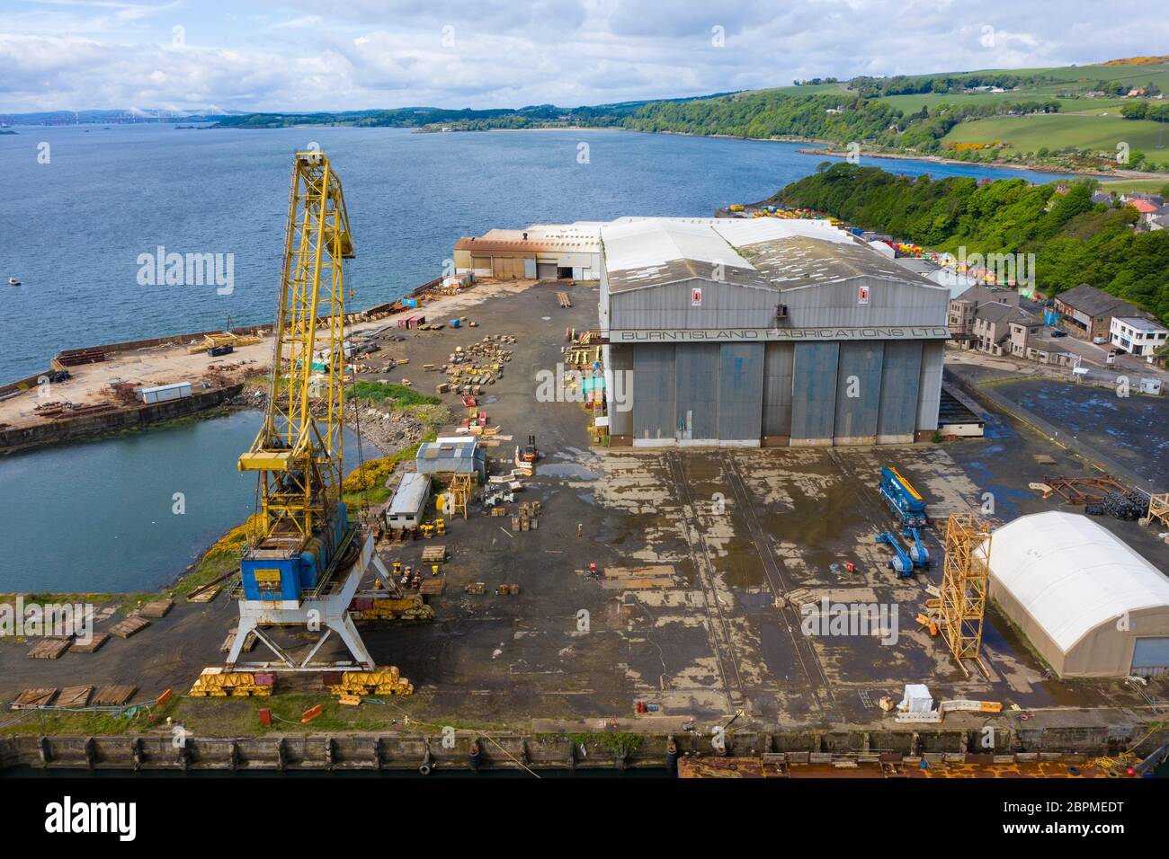 Vista aerea del cantiere Burntisland Fabrications Ltd (BiFab) a Burntisland a Fife, Scozia, Regno Unito Foto Stock