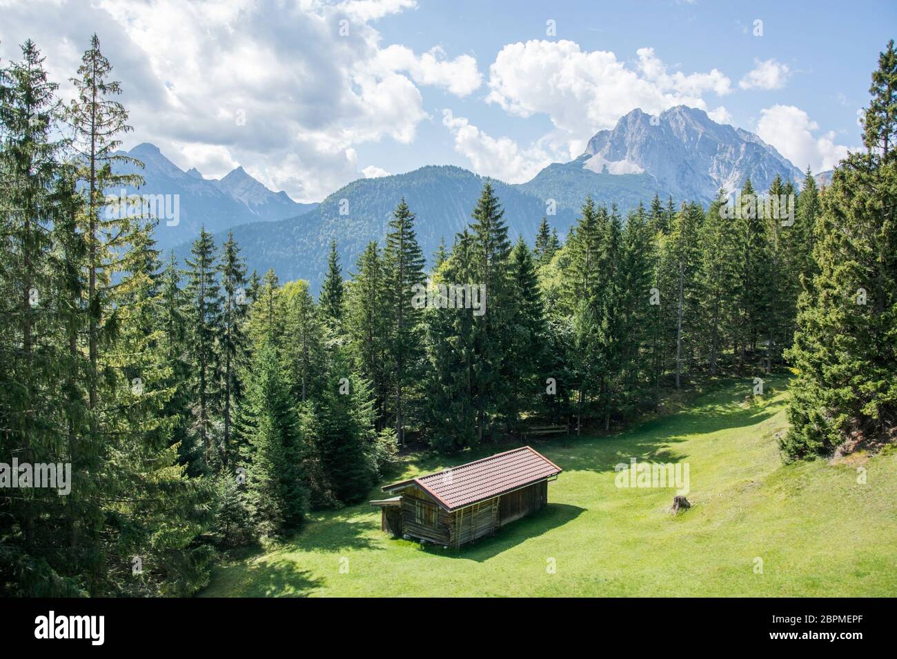 Le montagne del Wetterstein è un gruppo di montagna nelle Alpi calcaree a nord entro le Alpi orientali tra Garmisch-Partenkirchen, Mittenwald, Seefe Foto Stock
