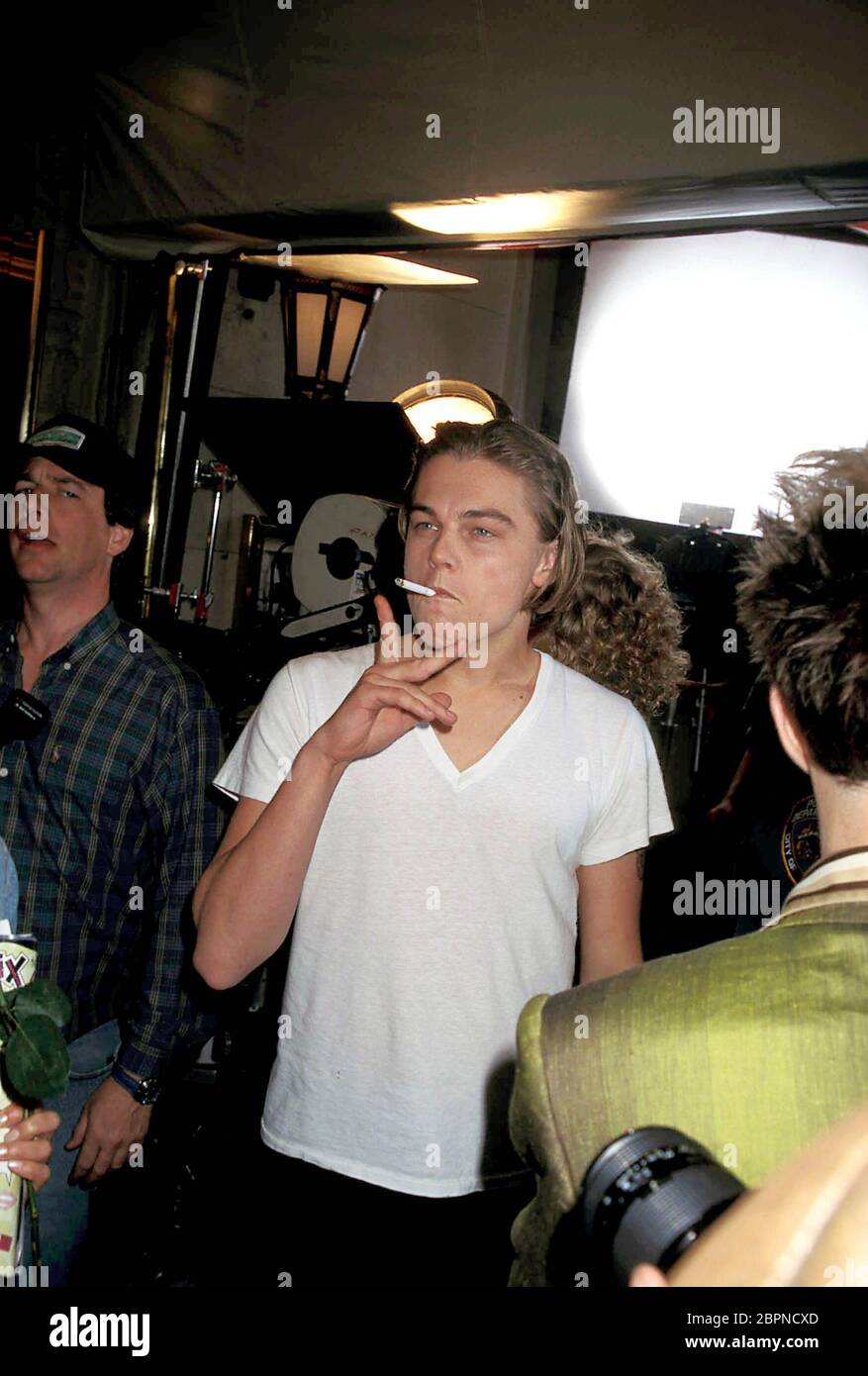 Leonardo DiCaprio sul set di film Woody Allen ‘ Celebrity’. 09/08/1997 Credit: John Barrett/PhotoLink/MediaPunch Foto Stock