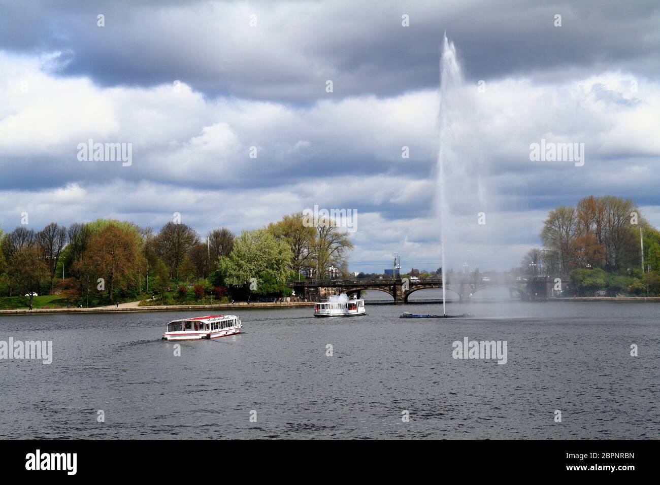 Lago Alster nella città di Amburgo, Germania Foto Stock