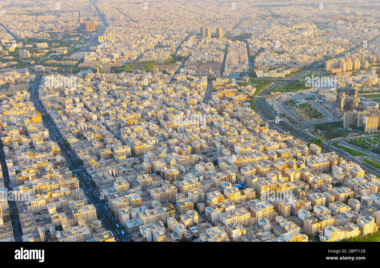 Vista aerea di Tehran al tramonto, Iran. Vista dalla Torre della TV Foto Stock