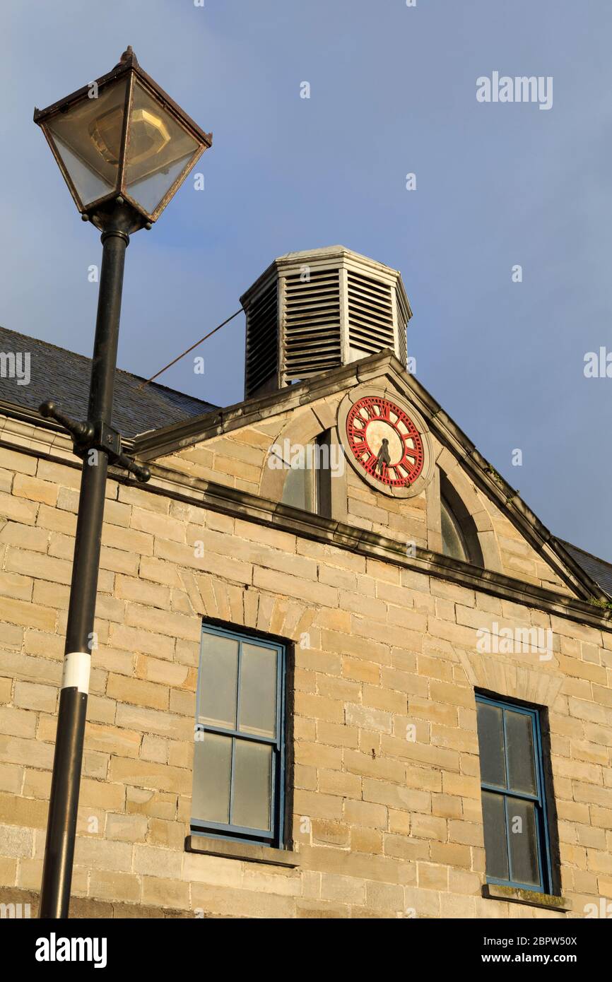 Torre dell'orologio Octagon a Westport Town, Contea di Mayo, Connaught, Irlanda, Europa Foto Stock