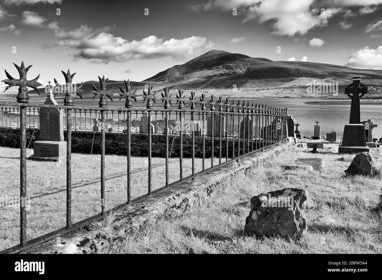 Kildownet Cemetery on Achill Island,County Mayo,Connaught,Irlanda,Europa Foto Stock