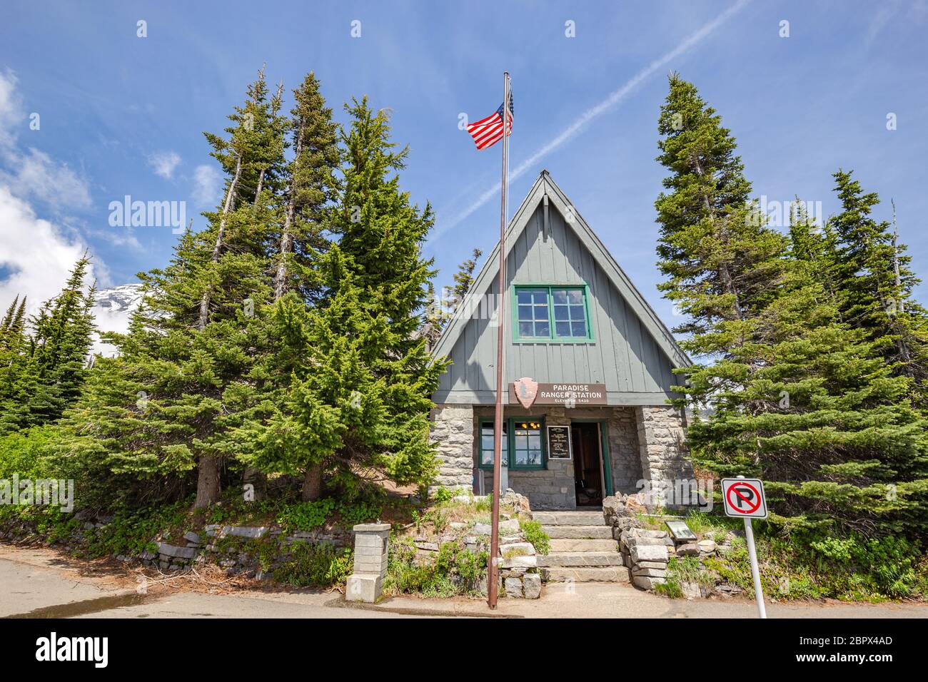 Stazione storica Paradise Ranger presso il Mount Rainier National Park, Washington Foto Stock