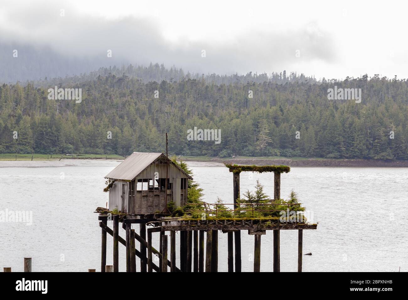 Casa panoramica su un molo presso la baia nella British Columbia, Canada Foto Stock