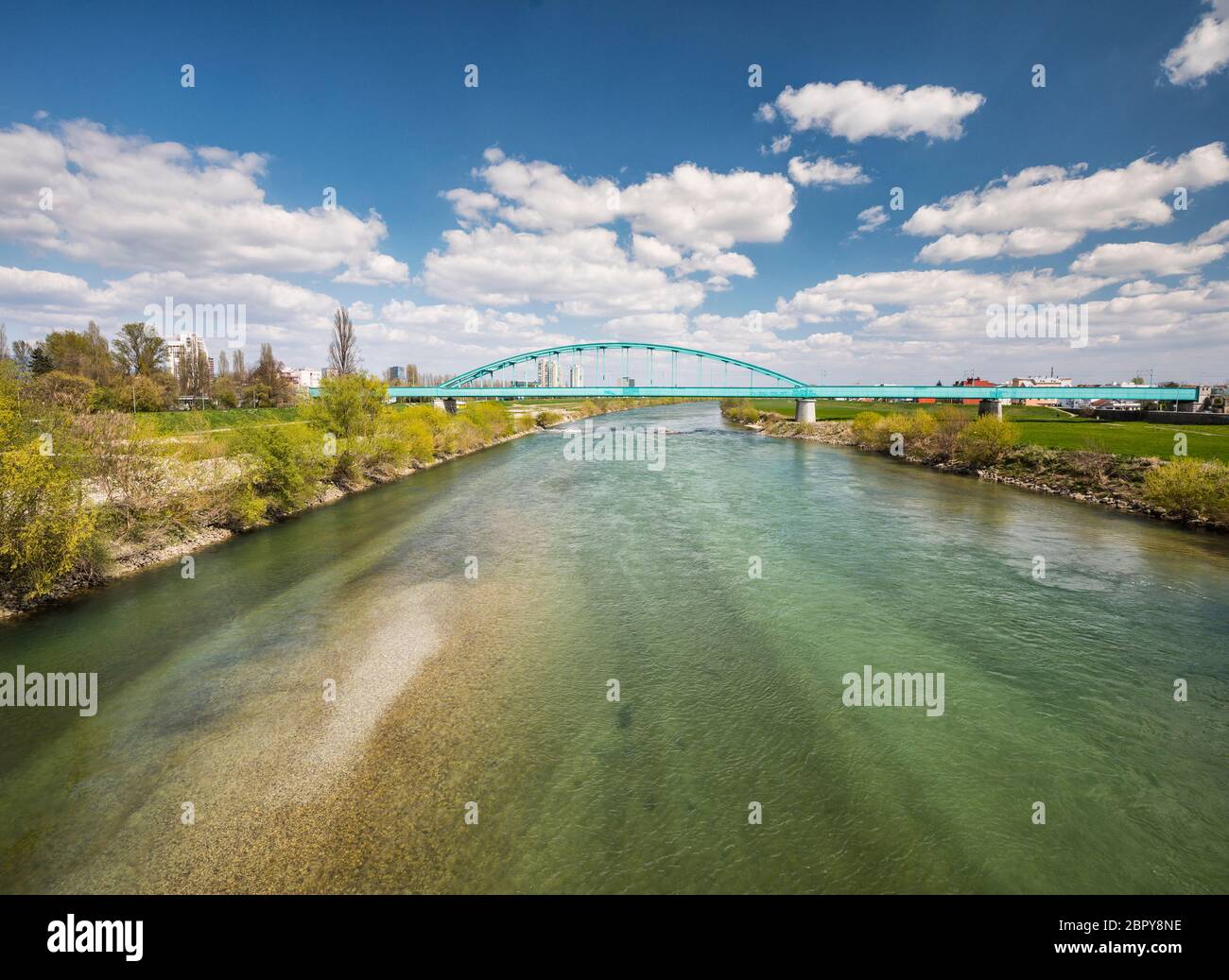 Ponte ferroviario sul fiume Sava nella città di Zagabria Foto Stock