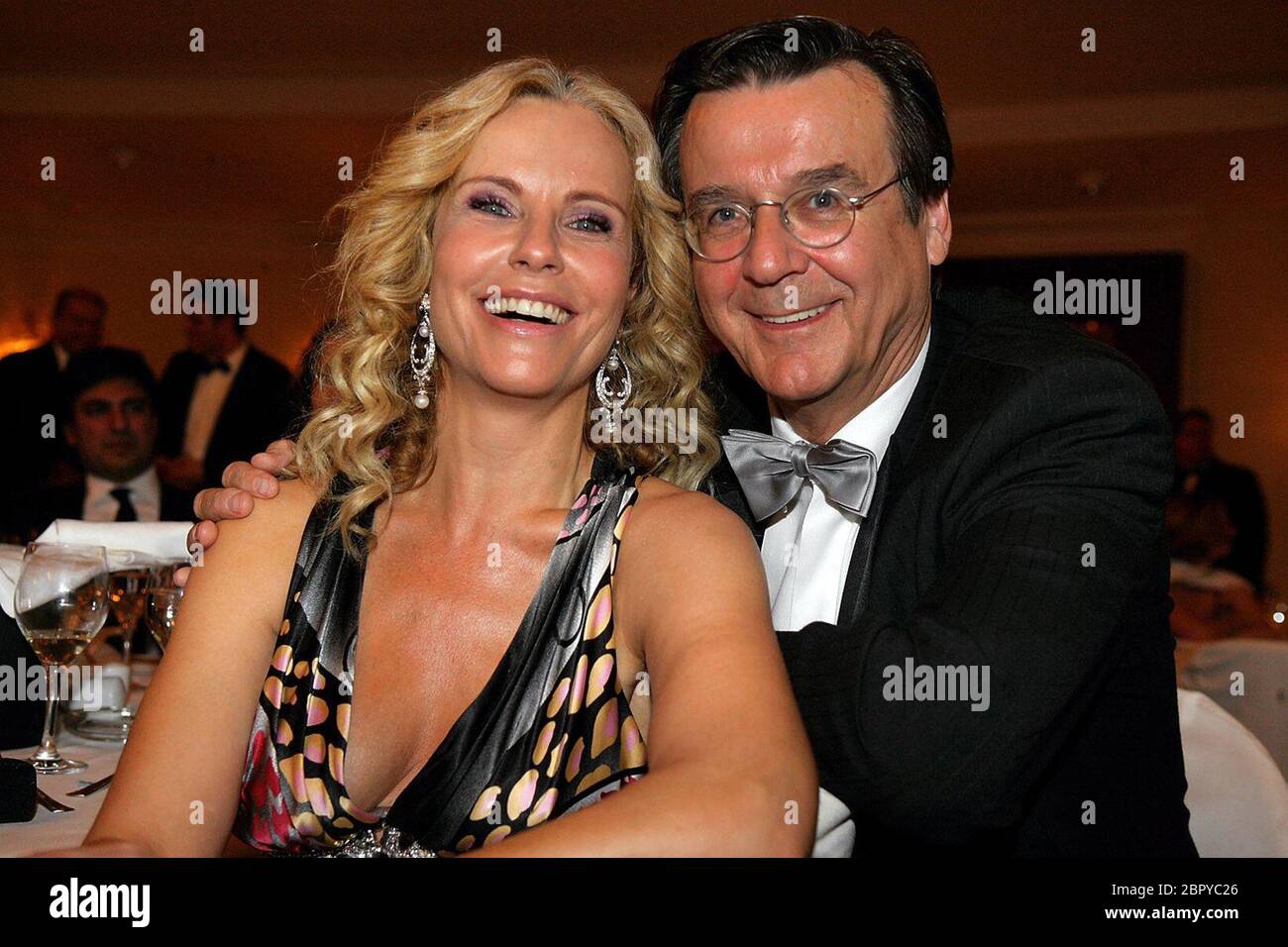 Unesco Benefiz-Gala in Köln 2008 - Moderatorin Katja Burkard mit Ehemann Hans Mahr. Foto Stock