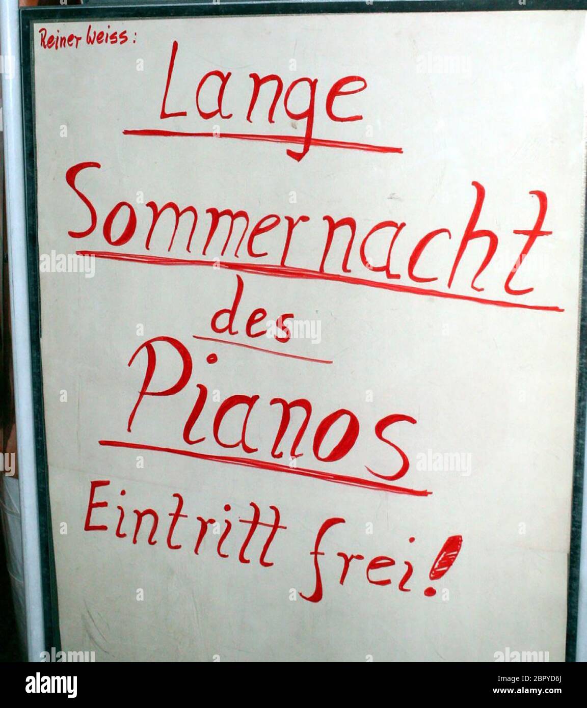 Reiner Weiss: Lange Sommernacht des Pianos - Der deutsche Musiker Reiner Weiss auf der uni-Wiese während eines Konzertes. Foto Stock