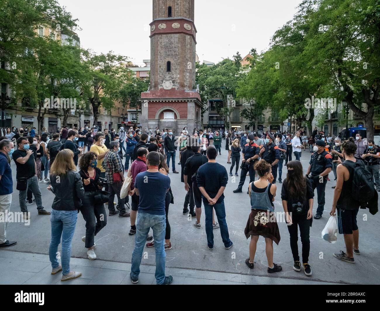 Prima protesta a Barcellona con momenti di tensione con la polizia. C'era un detenuto e molti identificati dalla polizia (Mossos d'Esquadra) 'l'He Foto Stock